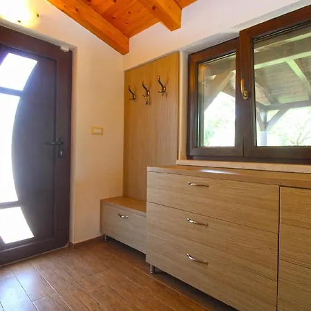 Mit Privatpool Fuer 4 Personen Ca 45 Qm In Valtura, Istrien Suedkueste Von Istrien Valtura
