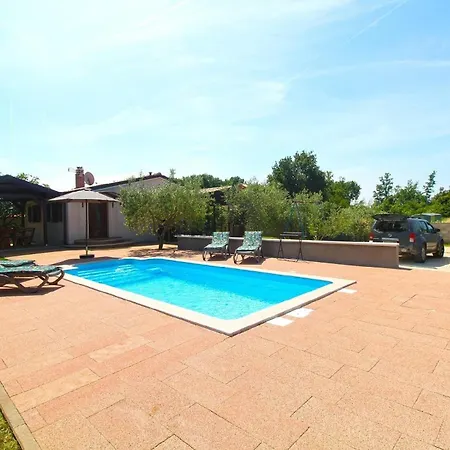 Holiday home Mit Privatpool Fuer 4 Personen Ca 45 Qm In Valtura, Istrien Suedkueste Von Istrien