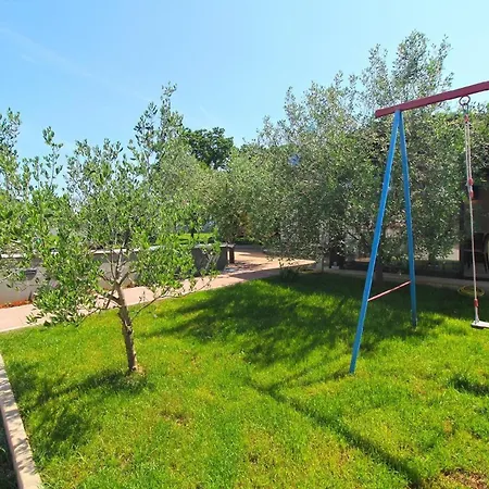 Mit Privatpool Fuer 4 Personen Ca 45 Qm In Valtura, Istrien Suedkueste Von Istrien Holiday home