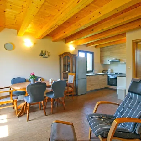 Holiday home Mit Privatpool Fuer 4 Personen Ca 45 Qm In Valtura, Istrien Suedkueste Von Istrien Valtura