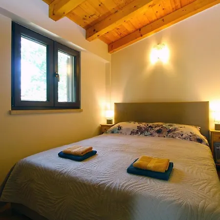 Mit Privatpool Fuer 4 Personen Ca 45 Qm In Valtura, Istrien Suedkueste Von Istrien *